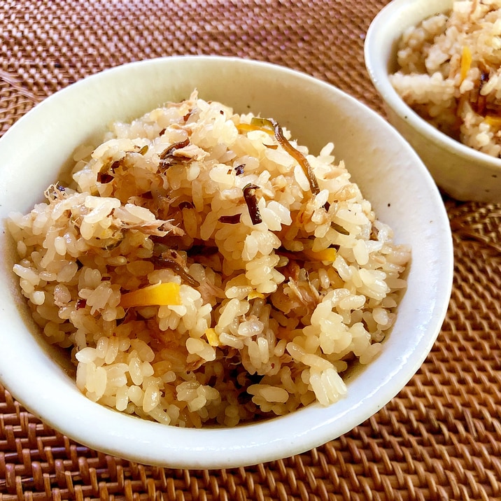 ツナ水煮缶と塩昆布の炊き込みご飯 レシピ 作り方 By はぁぽじ 楽天レシピ ツナ水煮缶と塩昆布の炊き込みご飯 レシピ 作り方 By はぁぽじ 楽天レシピ
